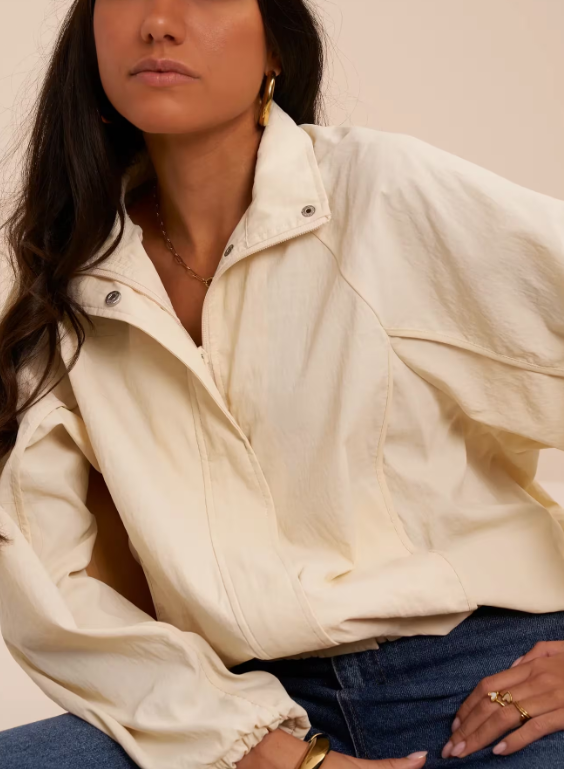 Chaqueta de inspiración deportiva
