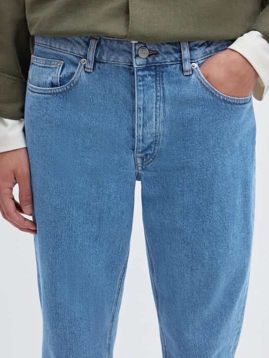 Jeans de corte slim confeccionados en denim