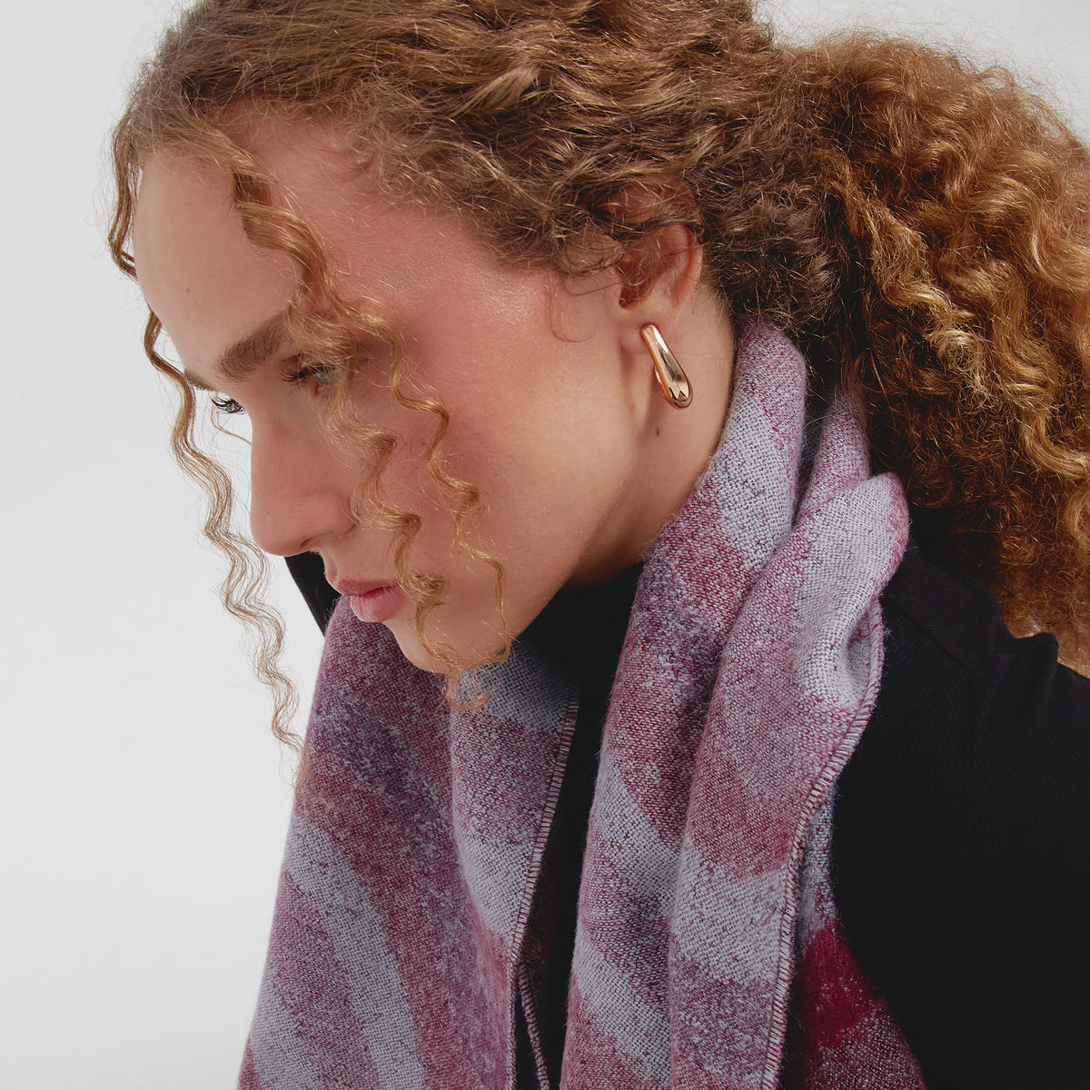 CHAPEL SCARF