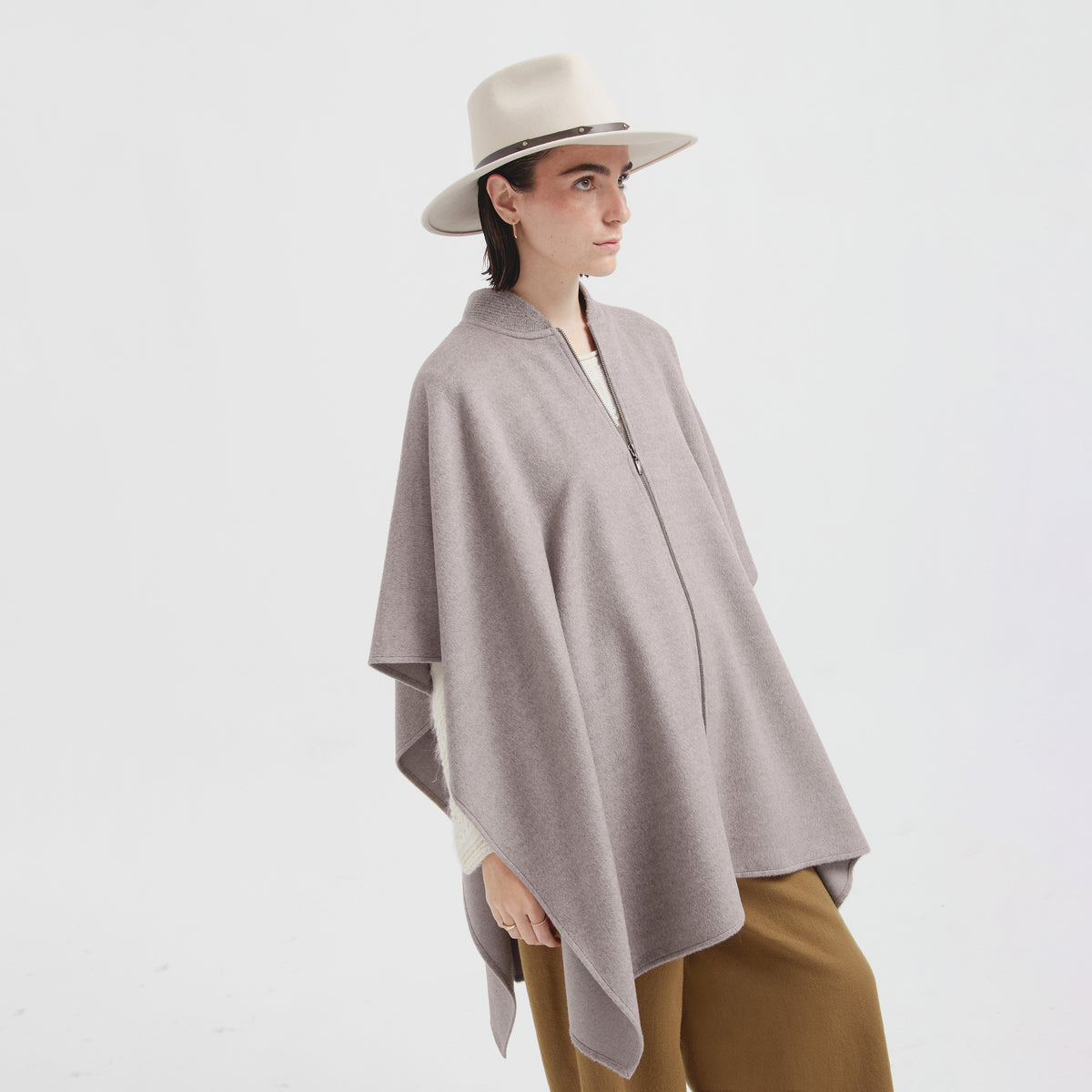 CISNE CAPE