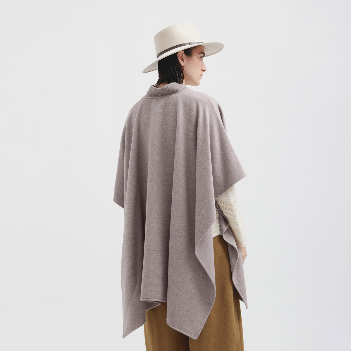 CISNE CAPE