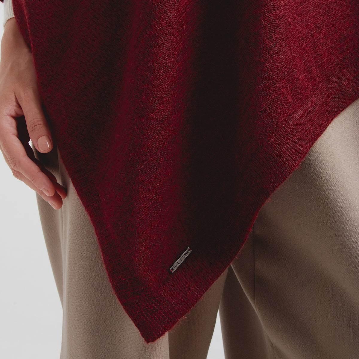 ALMENDRA PONCHO