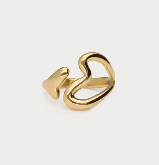 Anillo llamativo con diseño de dos corazones