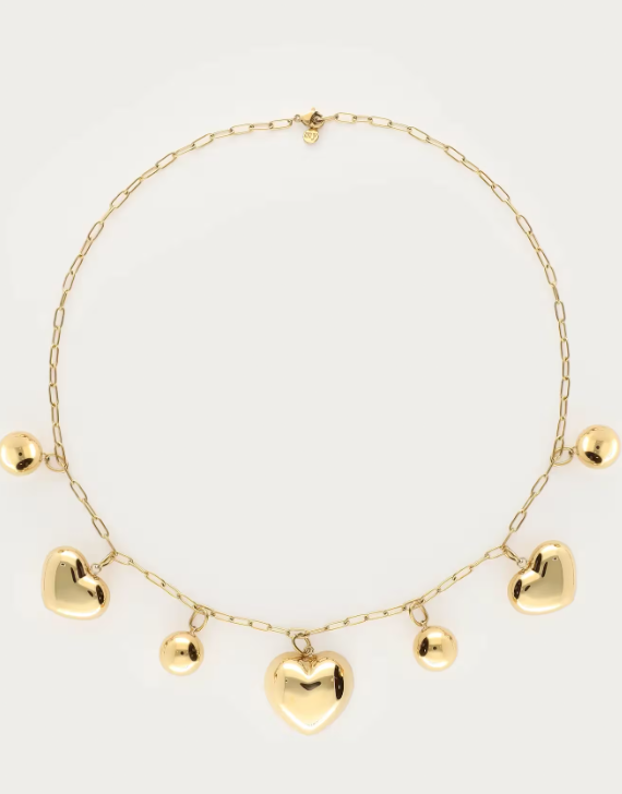 Collar llamativo con corazones