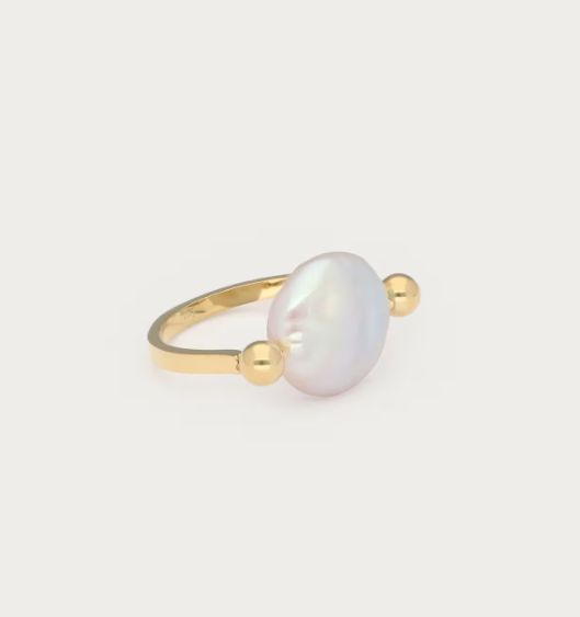 Anillo llamativo con perla de imitación