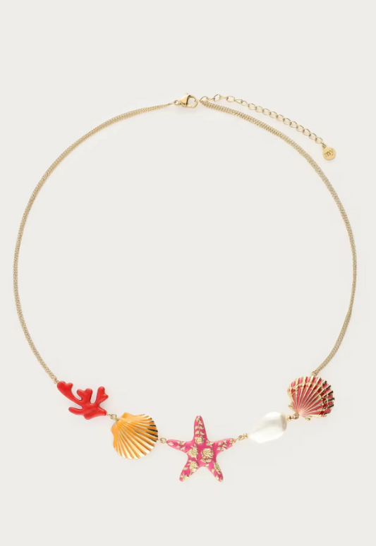 Collar con conchas y perlas de agua