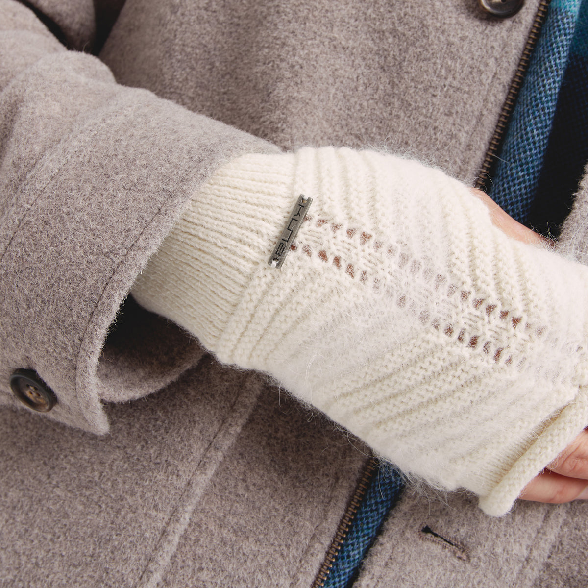 CRISTAL GLOVES